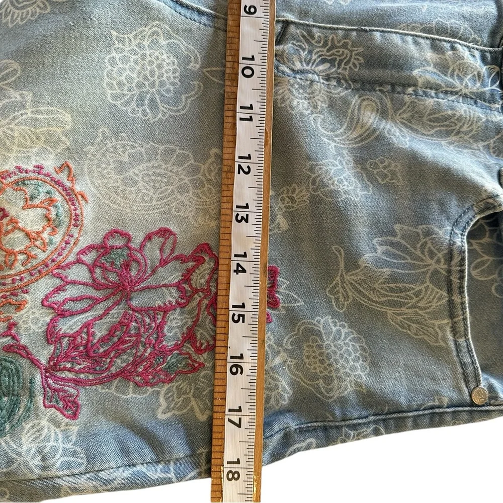 DG2 by Diane Gilman Floral Embroidered Cropped Jeans - Blue and Red - Picture 10 of 15